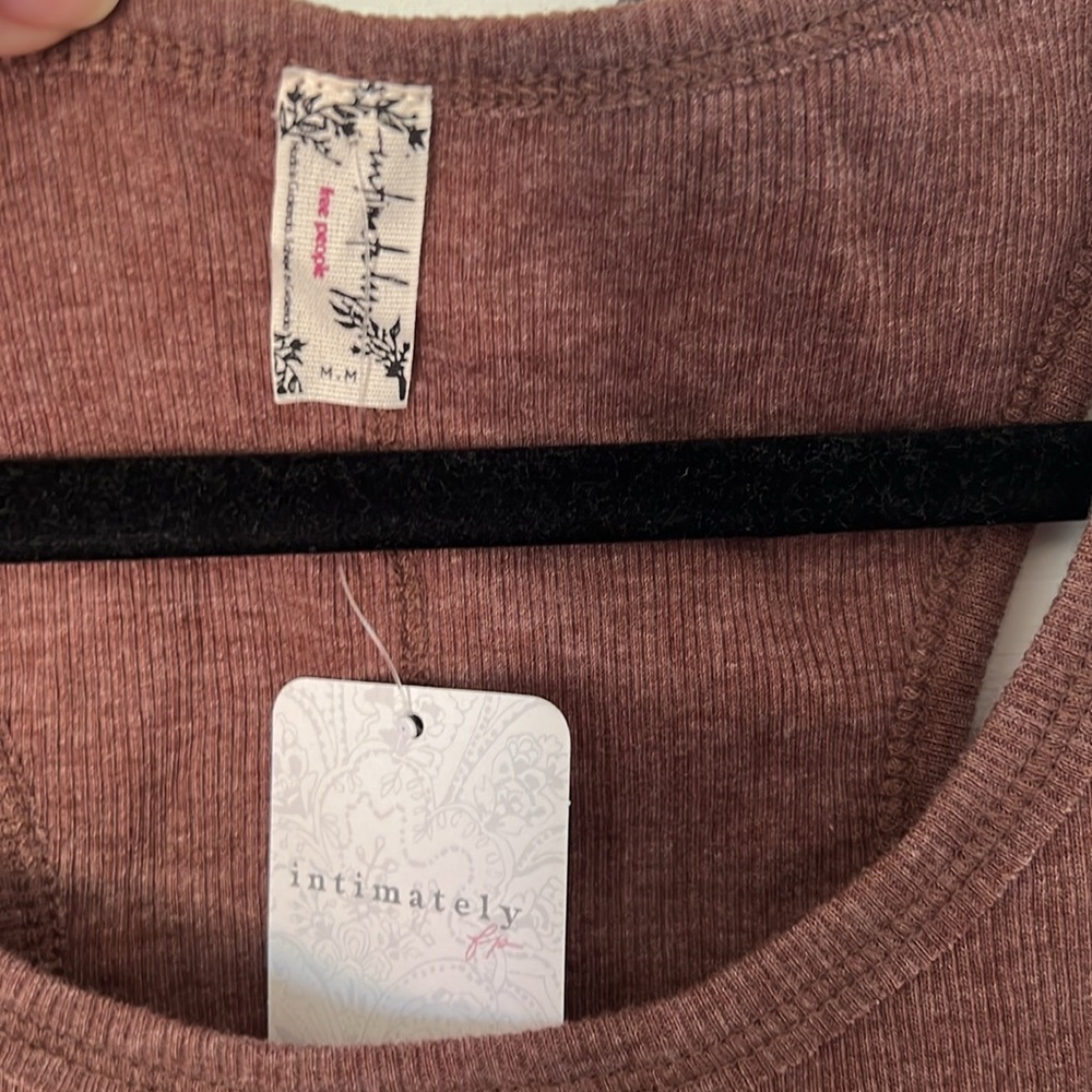 Free People ribbed lightweight cotton crop tank - Picture 2 of 4